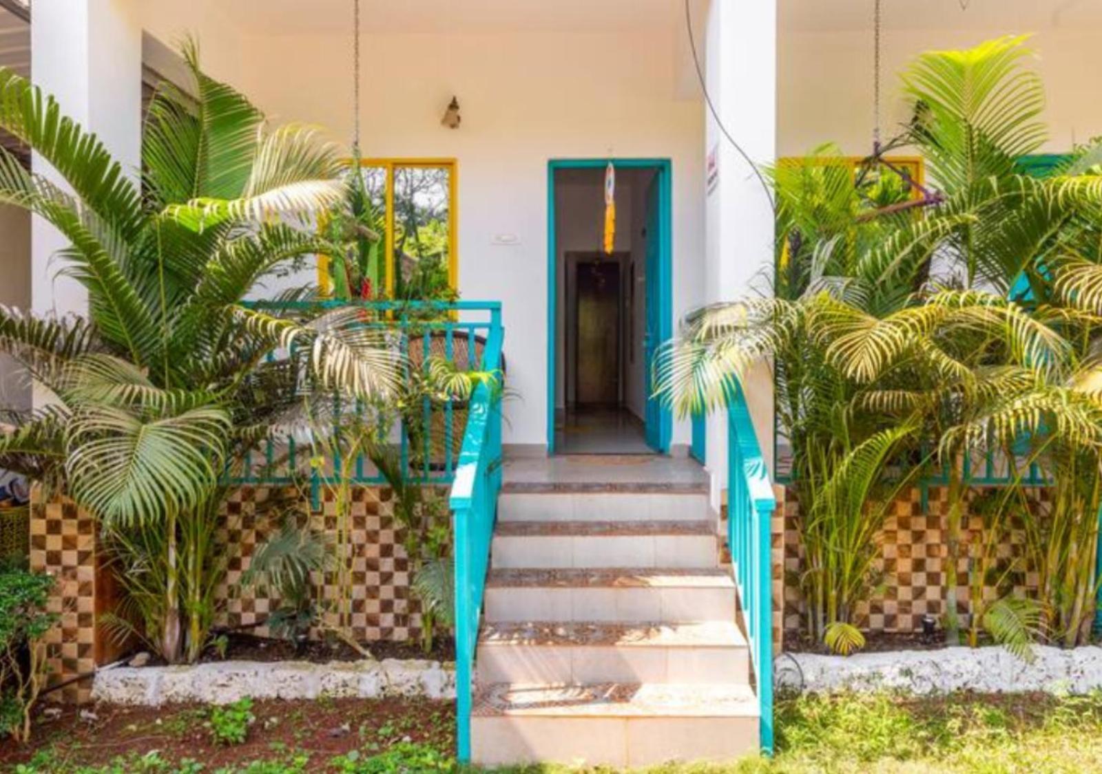 Hippie Paws Hotel Мандрем Екстериор снимка