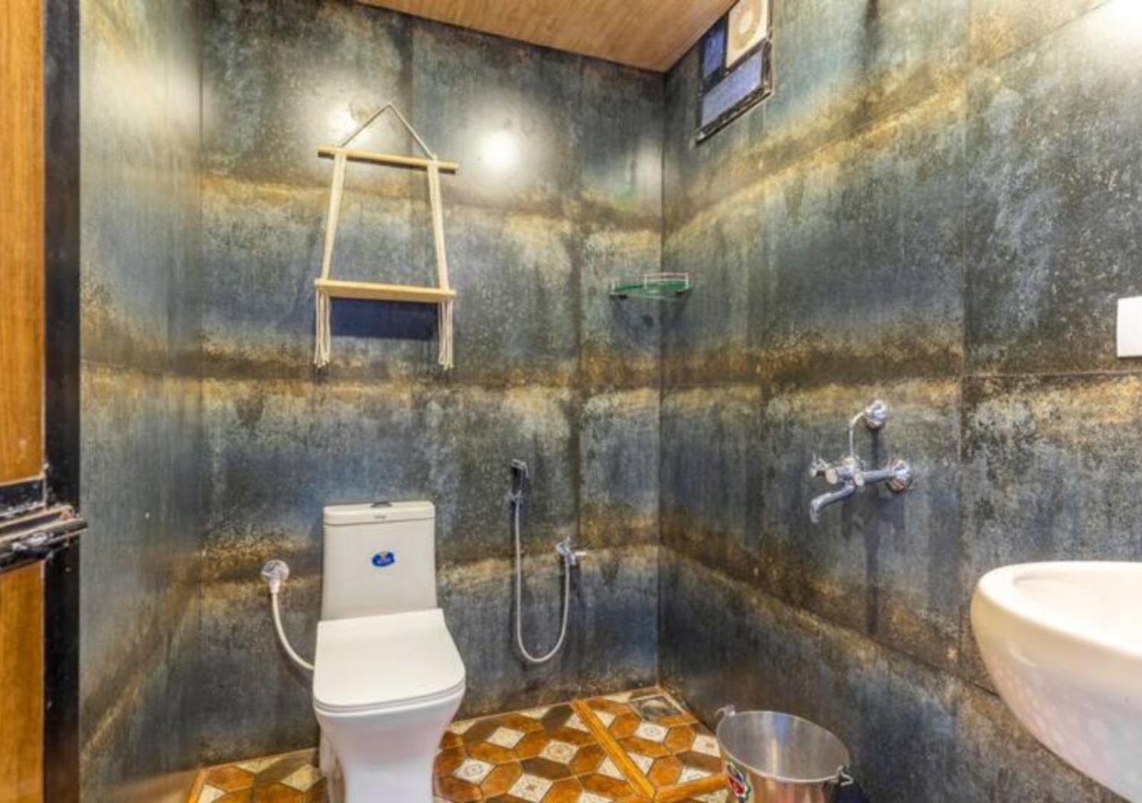 Hippie Paws Hotel Мандрем Екстериор снимка